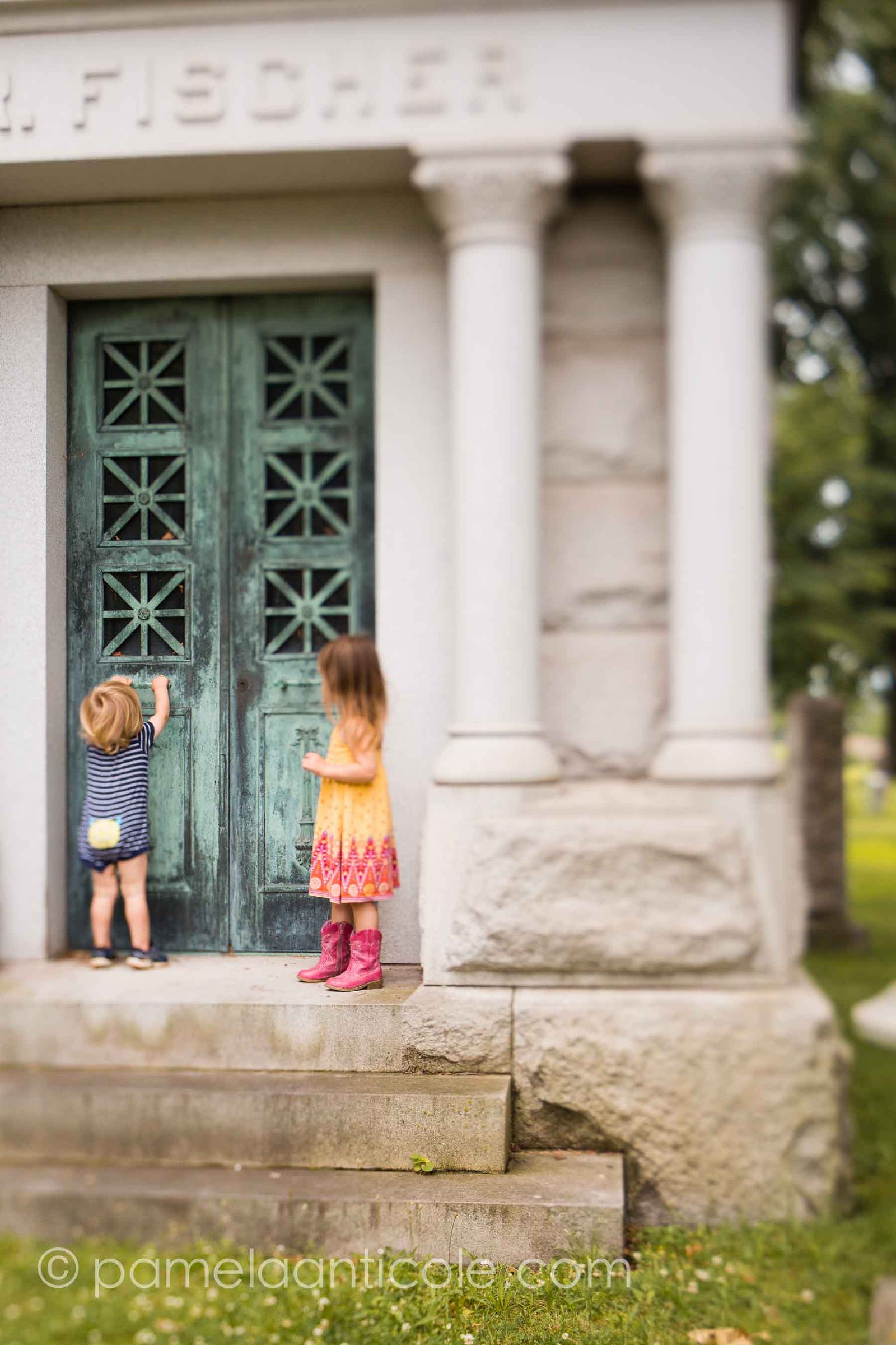 kids at allegheny cemetery pittsburgh mausoleum